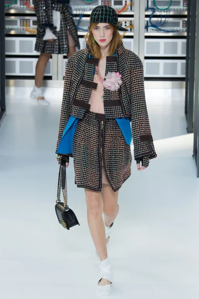 Look 5